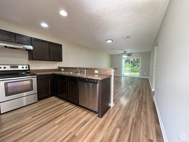 Building Photo - 3/2 WITH A GREAT PRICE AND READY FOR IMMED... Rental