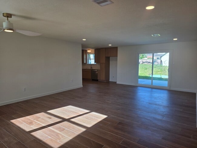 Building Photo - 803 Coleman St