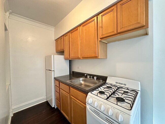 4752 N Paulina St Unit 504