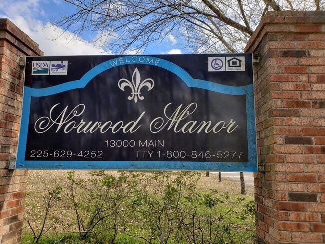 Photo - 13000 Main St