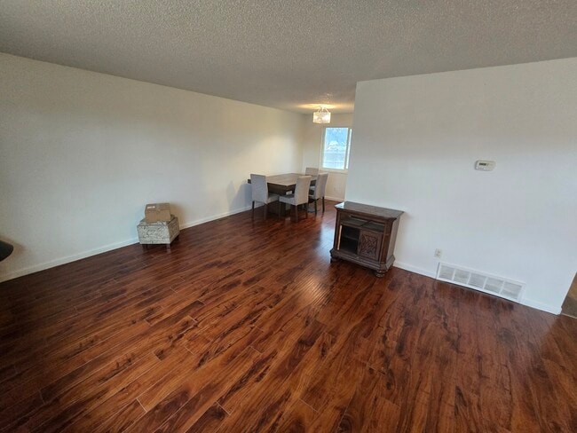 Photo - 1949 S Mobile St