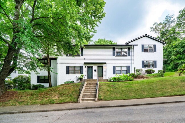 Building Photo - Charming 2-Bed Condo with Hardwood Floors in Vibrant Asheville Unit M3