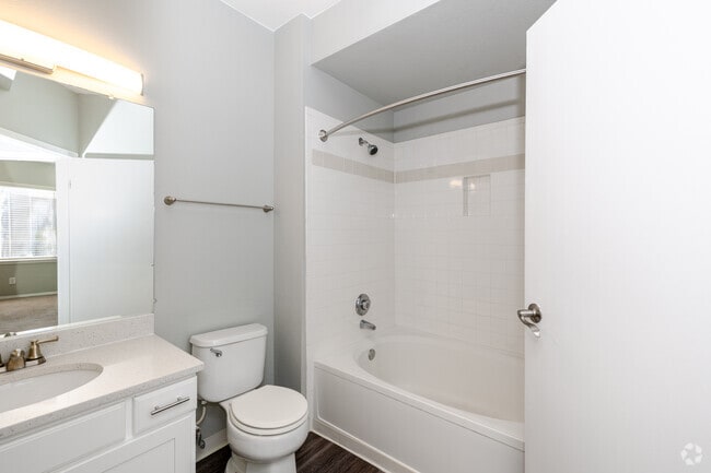2BR - 1BA - 922SF - Bathroom