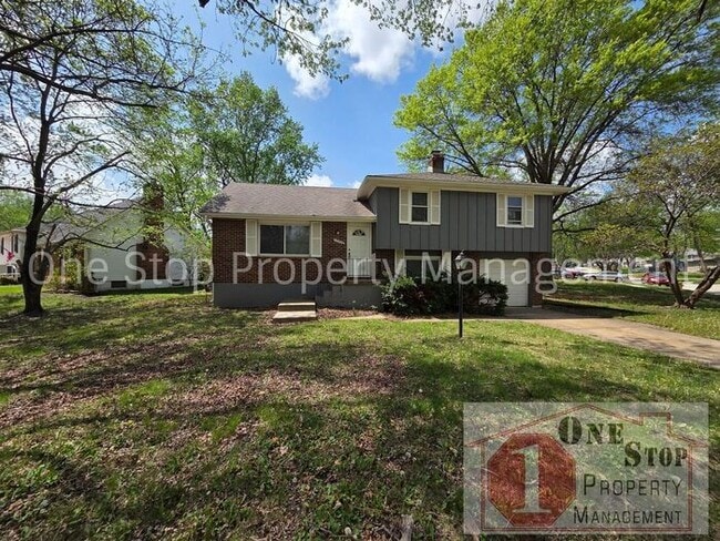 Photo - The Perfect 3 bedroom/2 bathroom home in Grandview, MO!