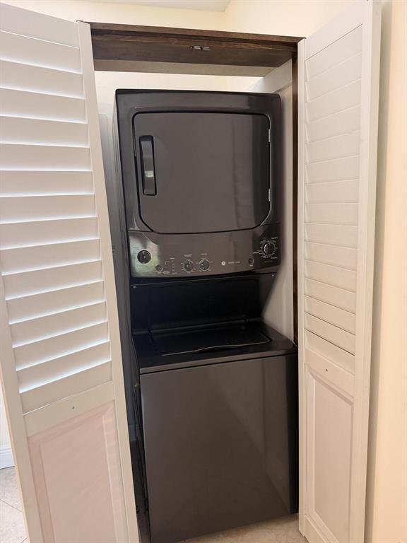 Photo - 2018 NE 14th Ct Unit 2018