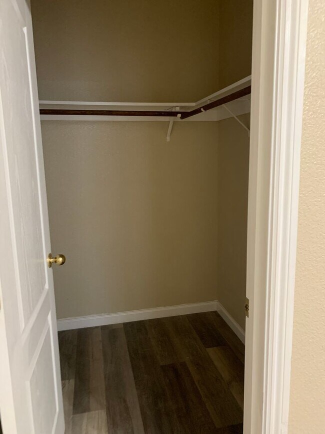 Photo - 6 BR 3 BA 2 Story home available in Visalia now