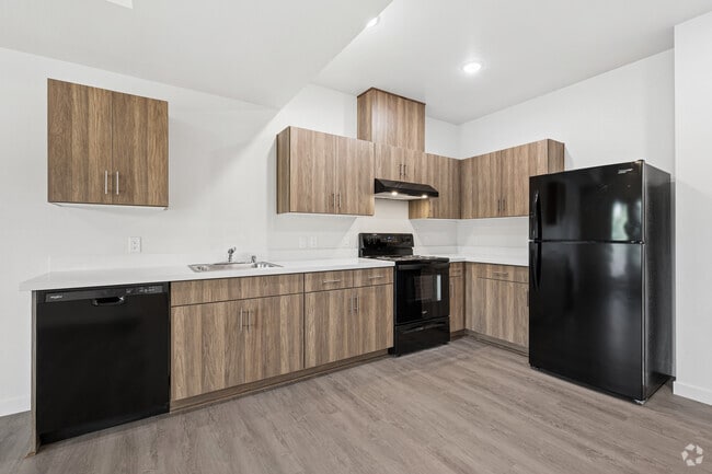 2BR, 1BA - 834SF - Kitchen