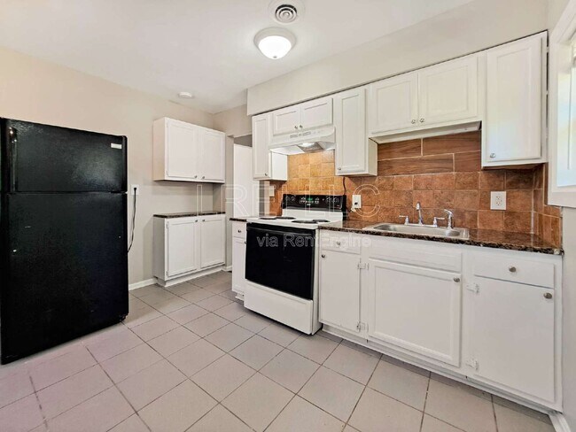 Photo - 3219 Wilkie Rd