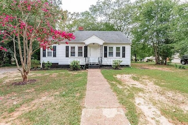 Photo - 105 Phillips St