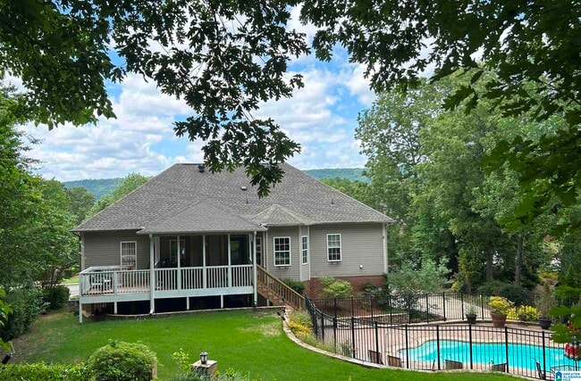 233 Oaklyn Hills Dr