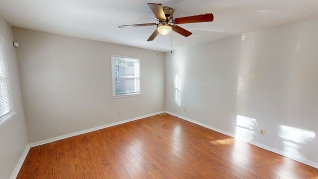 Photo - Well Maintained 3 Bedroom Home with Covere...