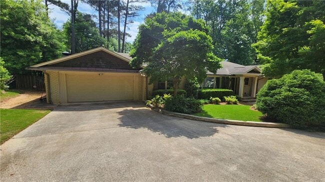 Building Photo - 4615 Mystic Dr NE Rental