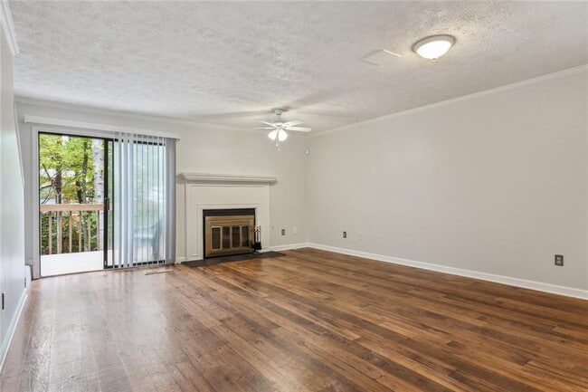 Photo - 3535 Main Station Dr SW