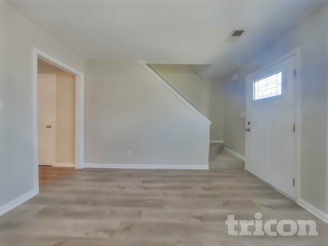 Photo - 126 Woodberry Ct