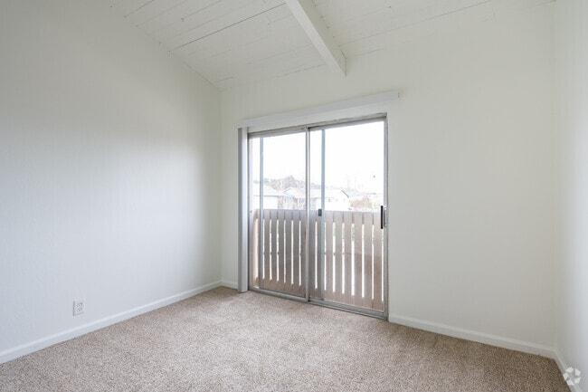 2BR, 1BA - 945SF - Second Bedroom