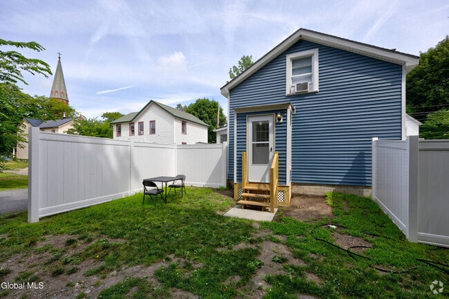 Building Photo - 56 Van Buren St Rental