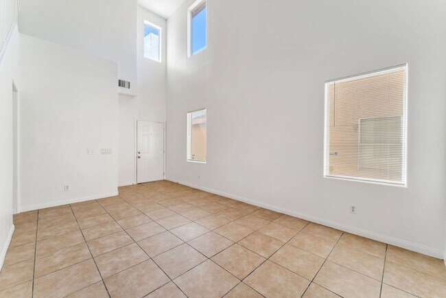 Photo - Cute 5 Bedroom Home with a 3 Car Garage!