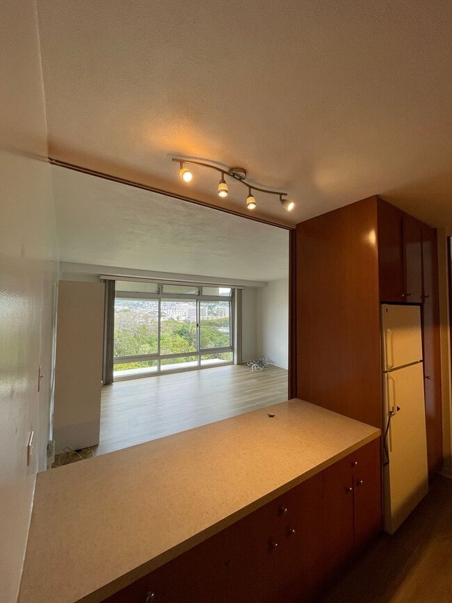 Photo - 11th Floor Condo with Downtown and Mountain Views. Unidad 1154