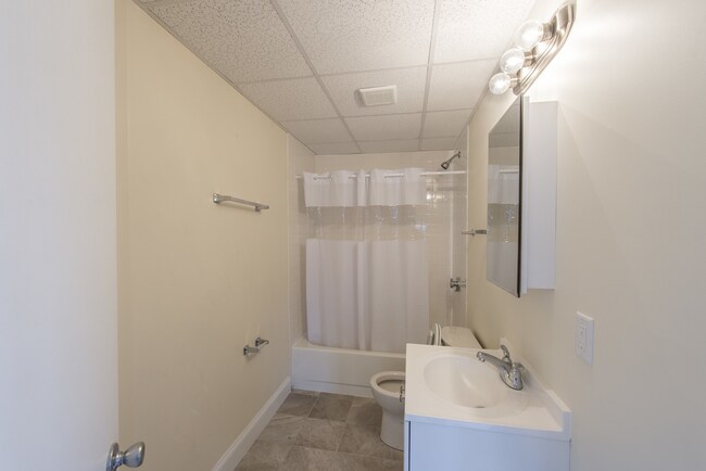 Photo - 1126 Boylston St
