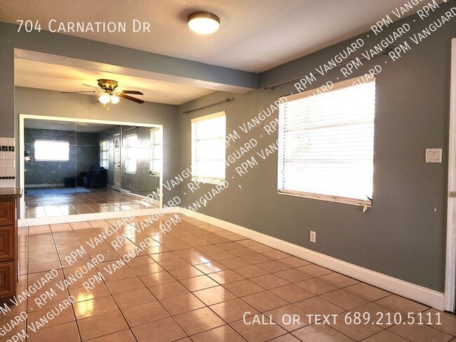 Photo - 704 Carnation Dr