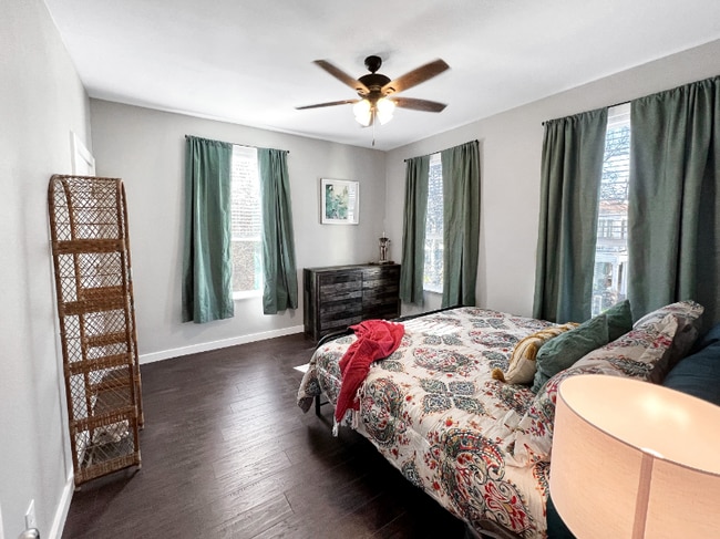 Photo - 638 W Elmira St Unit 2