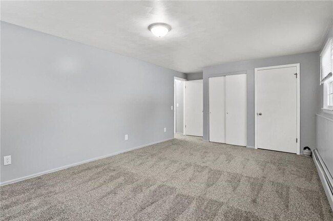 Photo - 786 Five Mile Line Rd