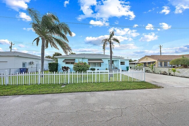 Photo - 135 E 28th St