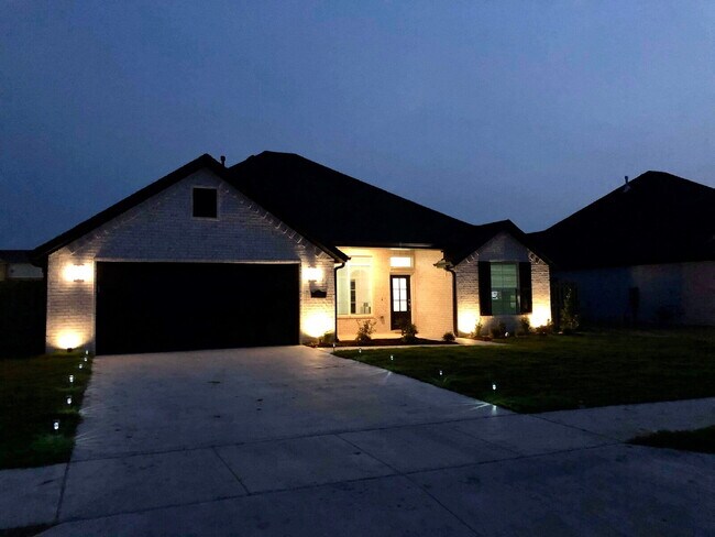 Photo - 2014 W Chandler Ave