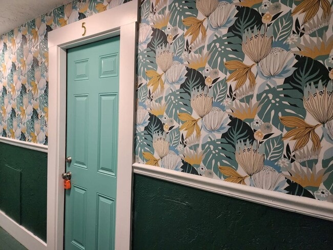 Building Photo - P198 - #5A Holiday Inn Unit P198 - #5A Holiday Inn - 3000 Beach Blvd S