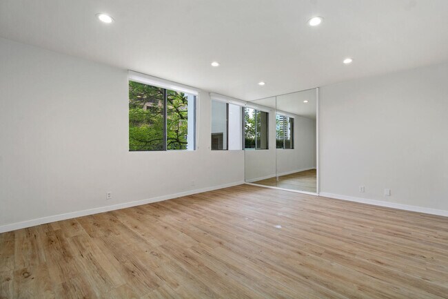 Photo - 10433 Wilshire Blvd Unit 101