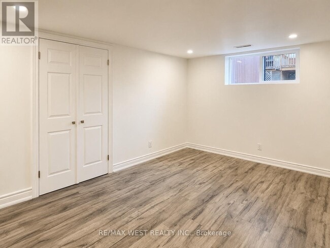 Photo - 908 Lynx Ave