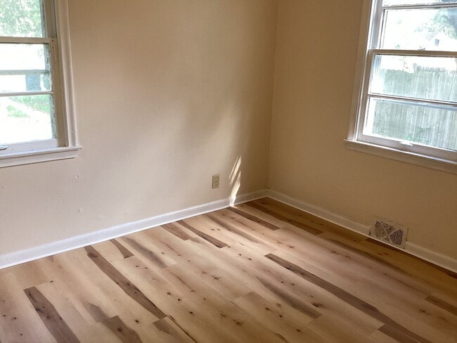 Photo - 5260-62 N 28th St Unidad lower