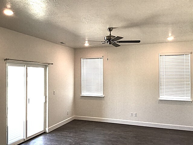 Photo - 1218 Peterson Ln