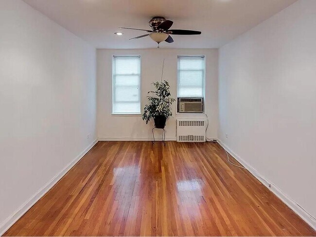 Photo - 2104 Holland Ave