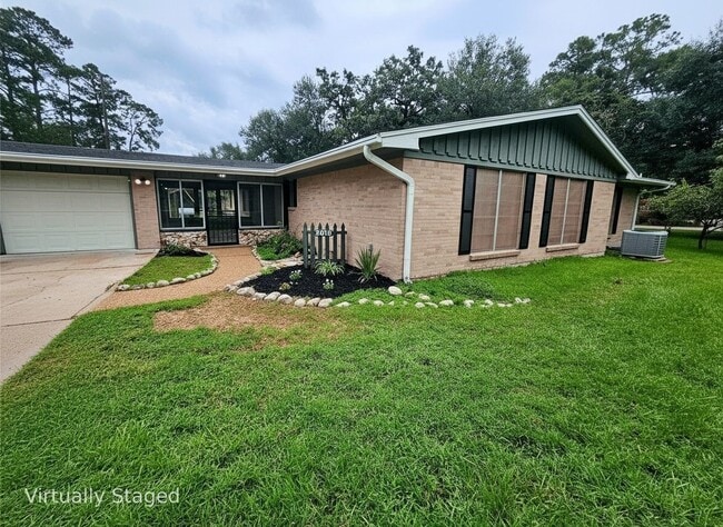 Building Photo - 2015 Silver Leaf Dr Rental