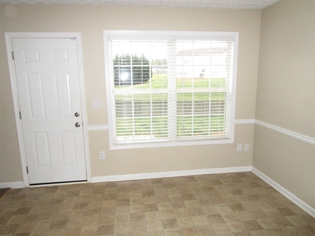 Photo - 282 Rockingham Dr