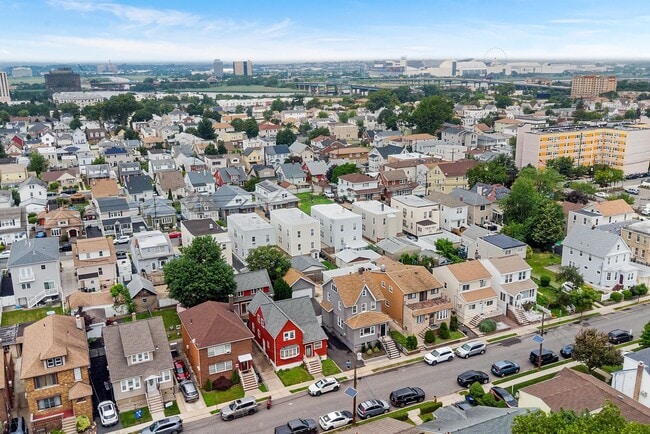 Photo - 725 4th St