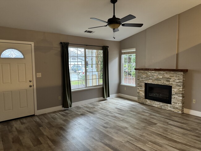 Photo - 1143 Grouse Dr