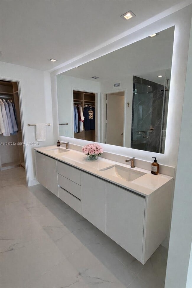 Photo - 700 NE 24th St Unit 3807