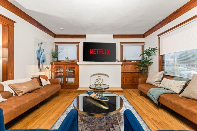 Building Photo - 732-736 Redondo Ave