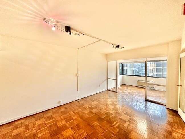 Photo - 2141 I St NW Unit 402