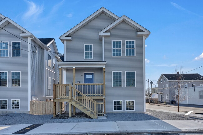 Building Photo - 10 Anthony Ave Unit 2