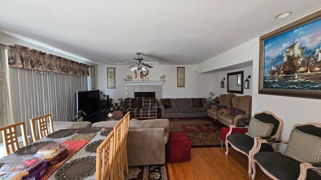 Photo - 1925 Danube Way