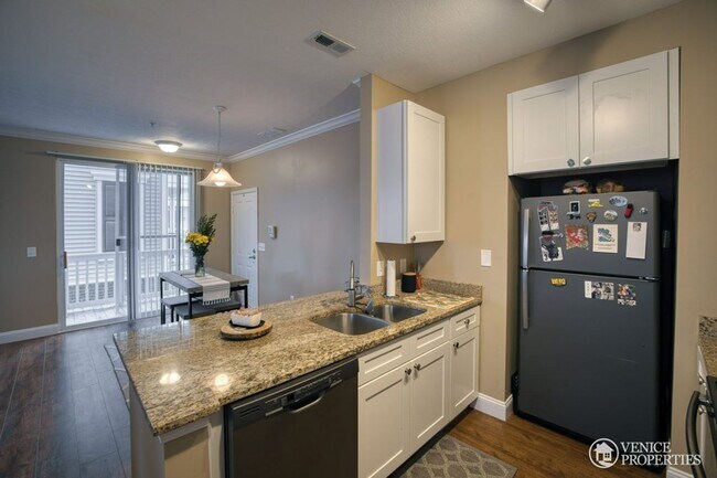 Photo - Two Bedroom with Garage near Grandview Unidad 1782 Drayton Court