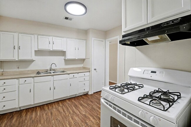 Photo - 5711 Ridgeway Dr