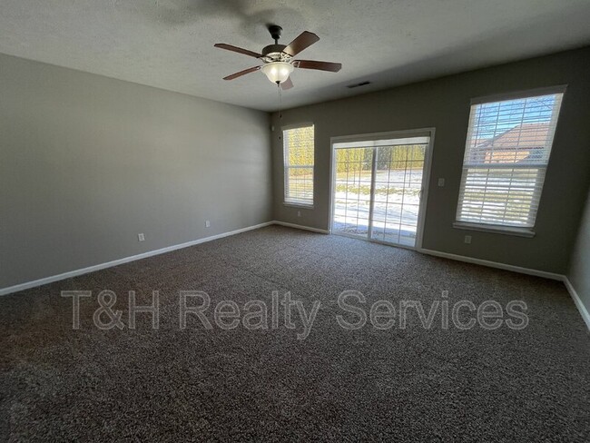 Photo - 645 N Grant St