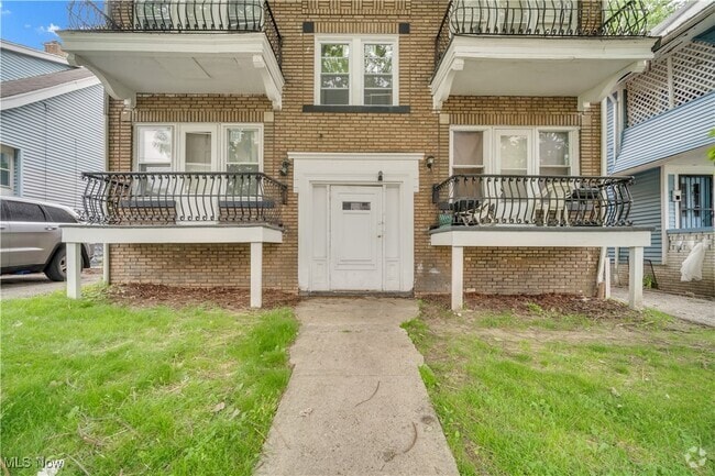 Building Photo - 3381 E 143rd St Unit 3 Rental