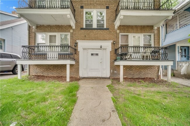 Building Photo - 3381 E 143rd St Unit 3 Rental