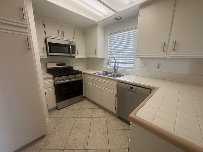 Photo - Bright 2 Bedroom Condo in Oceanside!