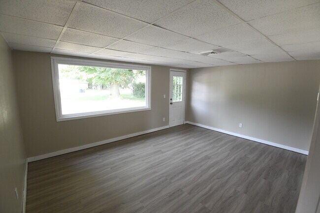 Photo - 103 Stinson St